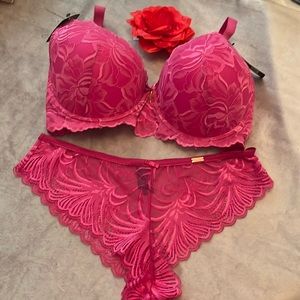 Plus Size Bra Set - Size 38DD/XL